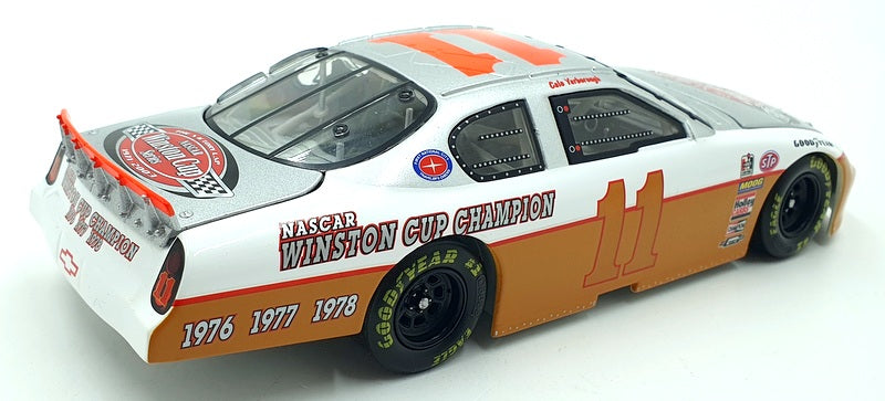 Action 1/24 Scale 105248 2003 Chevrolet Monte Carlo #11 Victory Lap C.Yarborough