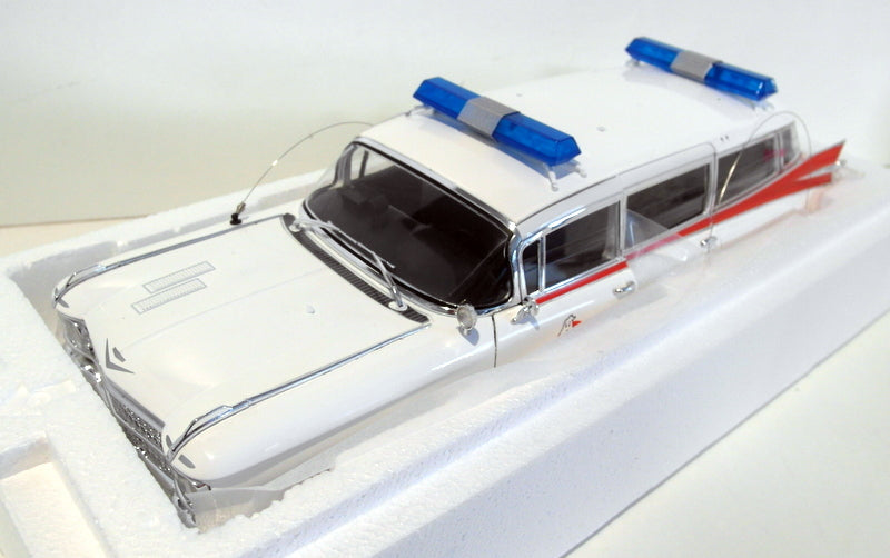 Hot Wheels 1/18 Scale Diecast - BCJ75 Ghostbusters Ecto 1