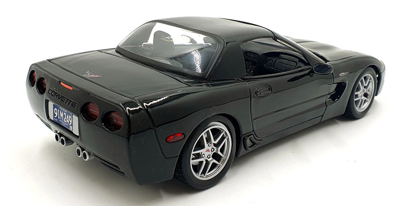 Maisto 1/18 Scale Diecast 12226P - 2001 Chevrolet Corvette - Black