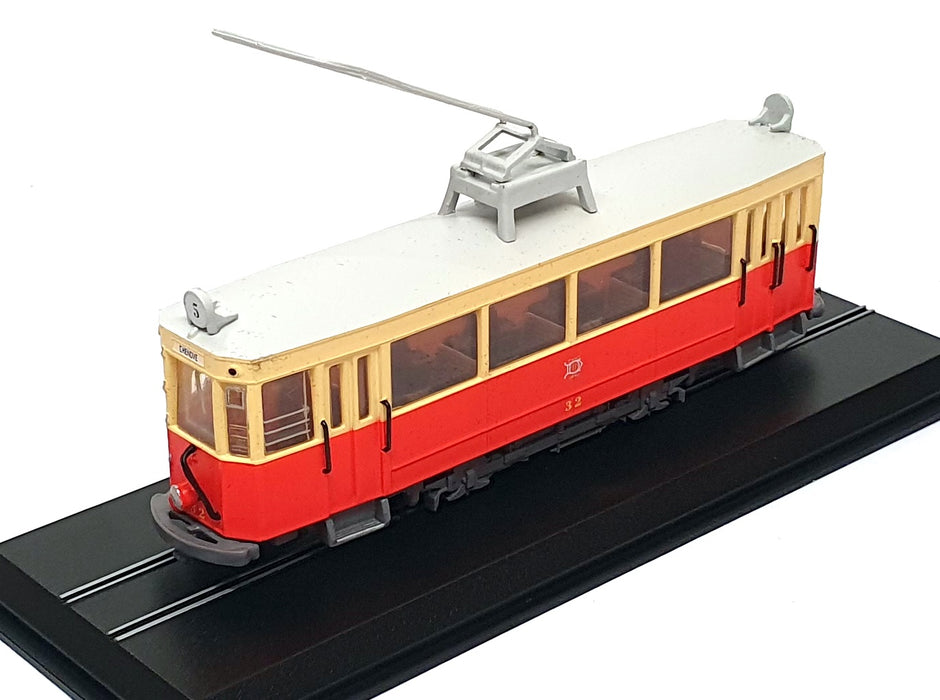 Atlas Editions 1/76 Scale 7519029 - 1935 Motrice D (TED) French Tram - Red