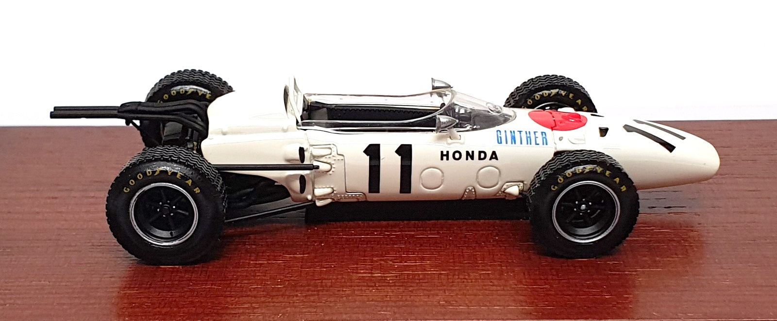 Hpi Racing 7123 HPI Racing 1/43 Scale 8300 - F1 Honda RA272 #11 Mexico GP 1965 Ginther ...
