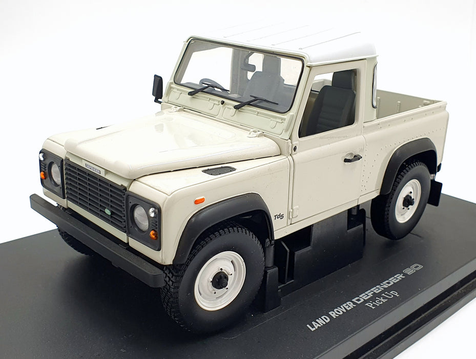 Universal Hobbies 1/18 Scale 3846 - Land Rover Defender 90 Pick Up - White
