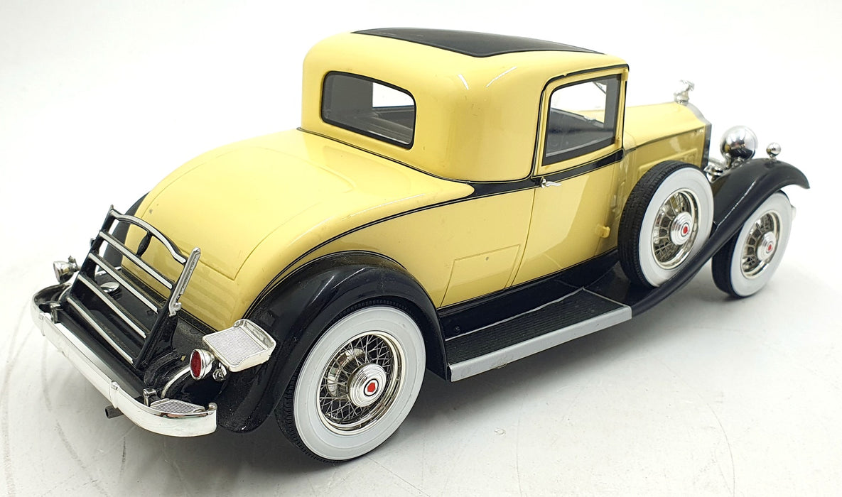BOS Models 1/18 Scale Resin BOS276 Packard 902 Standard Eight Coupe Black/Yel