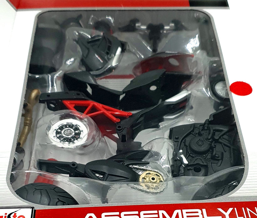Maisto 1/12 Scale Kit 39196 - 2011 Ducati Diavel Carbon Motorbike - Black/Red