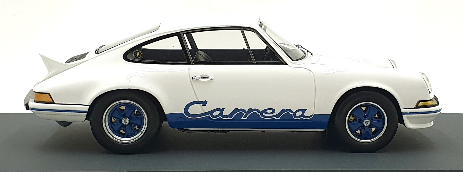 Schuco 1/18 Scale Diecast 18U00062 - Porsche 911 2.7 RS Presentation 1972