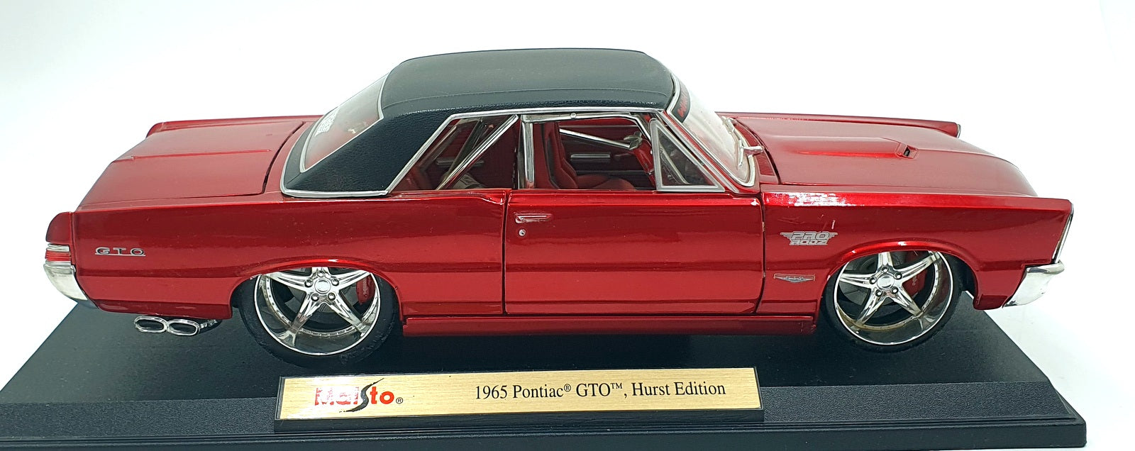 Maisto 1/18 Scale 31065 - 1965 Pontiac GTO - Met Red