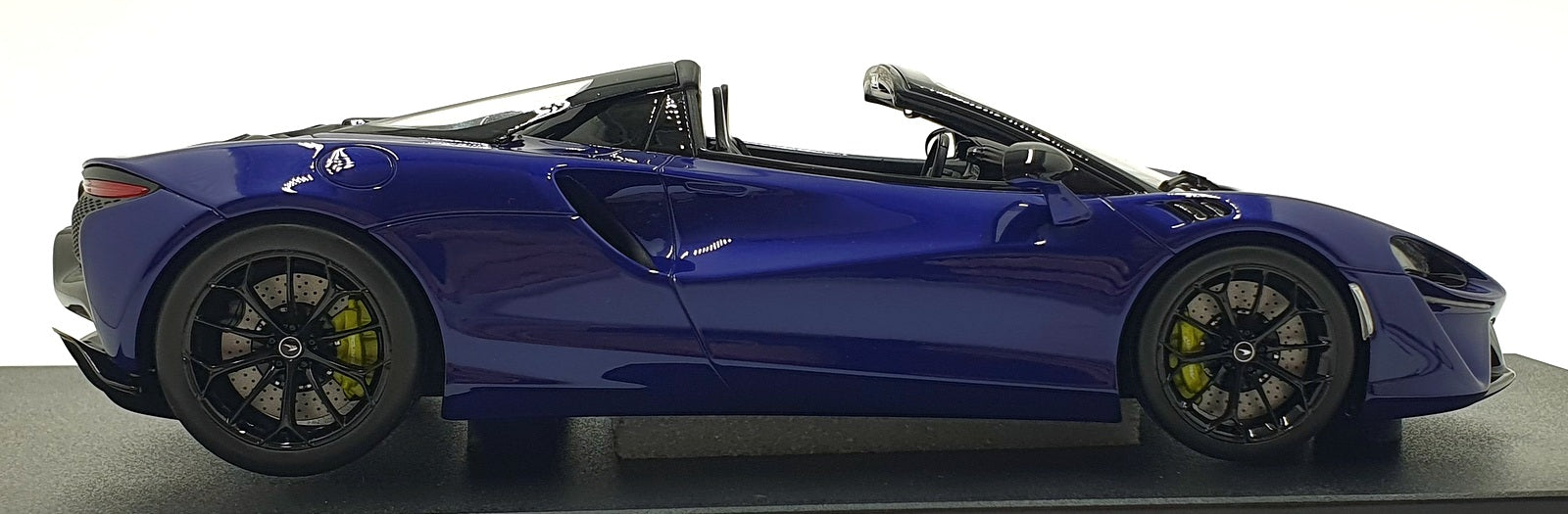 GT Spirit 1/18 Scale Resin GT515 - McLaren Artura Spyder - Purple