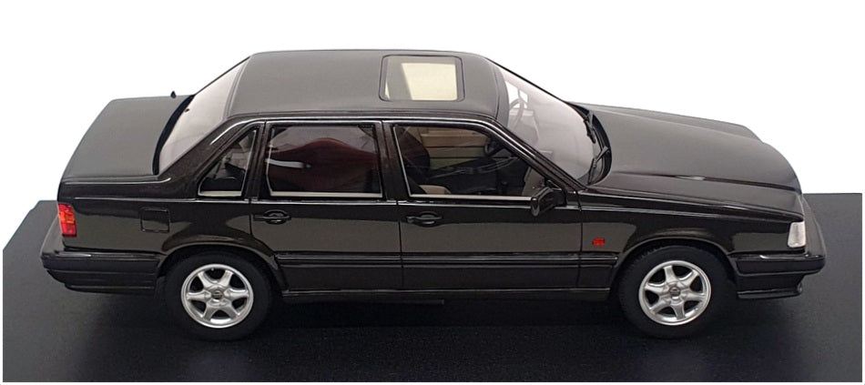 Cult 1/18 Scale Resin CML171-2 - 1991-94 Volvo 850 GLT - Met Dk Grey