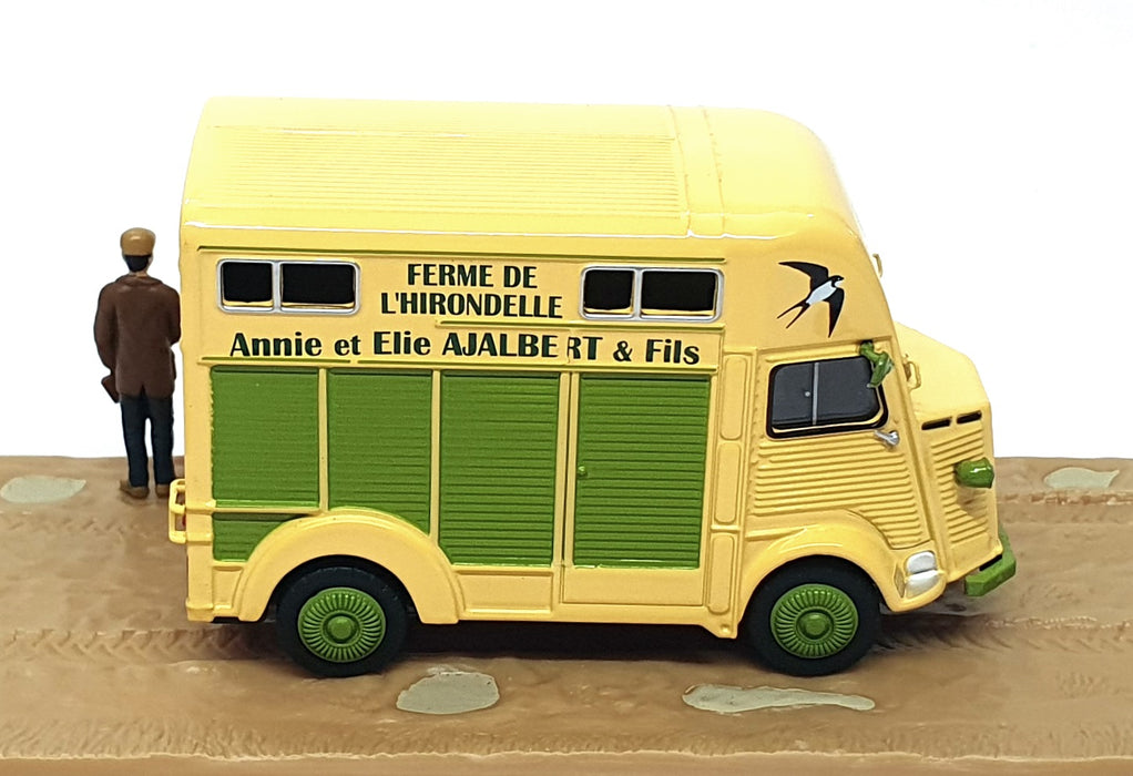 Atlas Editions 1/43 Scale 2428 009 - Citroen Type H Utility Van Diorama