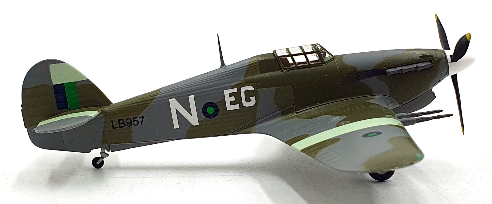 Easy Model 1/72 Scale 37270 "Hurricane" MkII/Trop 34 Sqn India WWII Aircraft '44