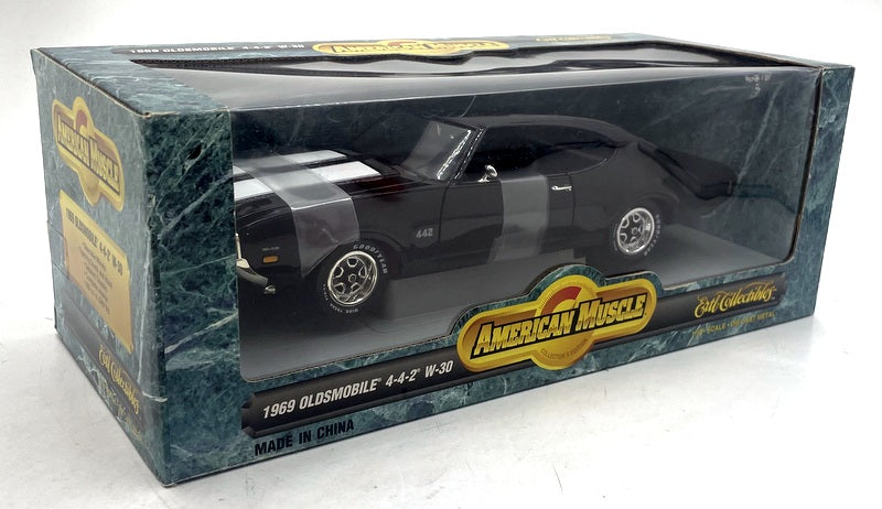 Ertl 1/18 Scale Diecast 8113 - 1969 Oldsmobile 4-4-2 W-30 - Black/White