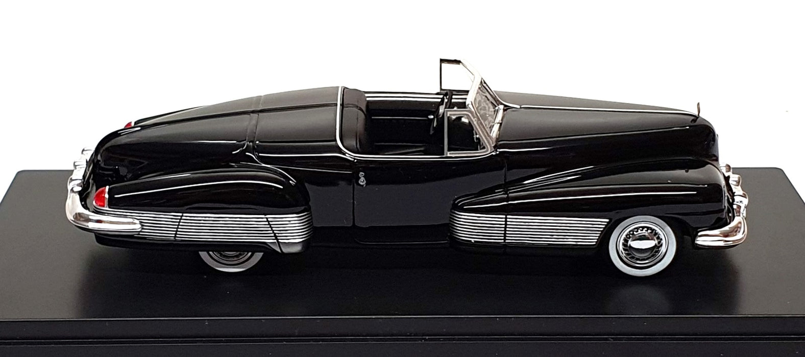 Neo 1/43 Scale Resin NEO43435 - 1938 Buick Y-Job Concept Car - Black