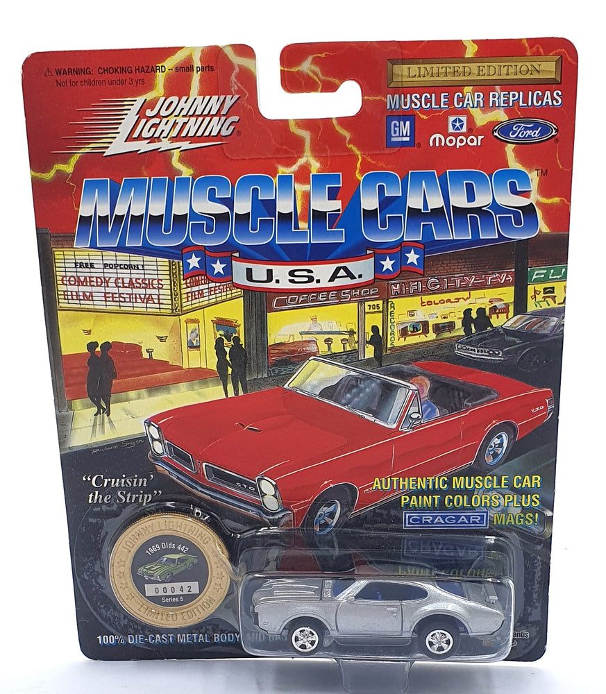 Johnny Lightning 1/64 Scale 200-150 Muscle Cars 1969 Olds 442 - Silver
