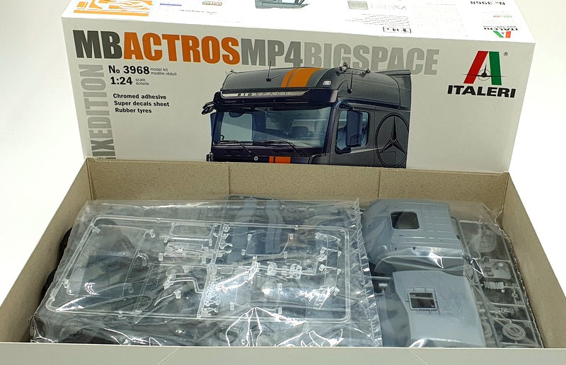 Italeri 1/24 Scale Unassembled Kit 3968 - Mercedes-Benz MB Actros MP4 Big Space