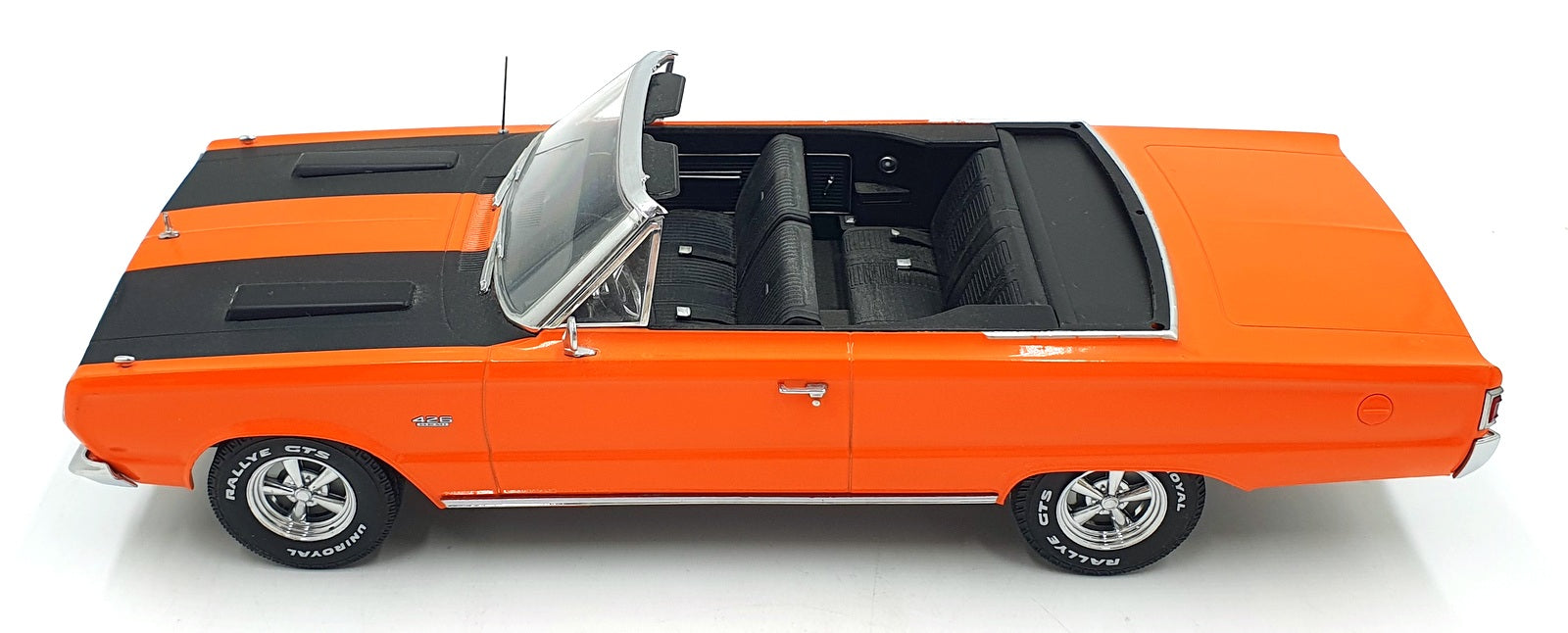 Greenlight 1/18 Scale Diecast 19006 - 1967 Plymouth Belvedere GTX - Orange