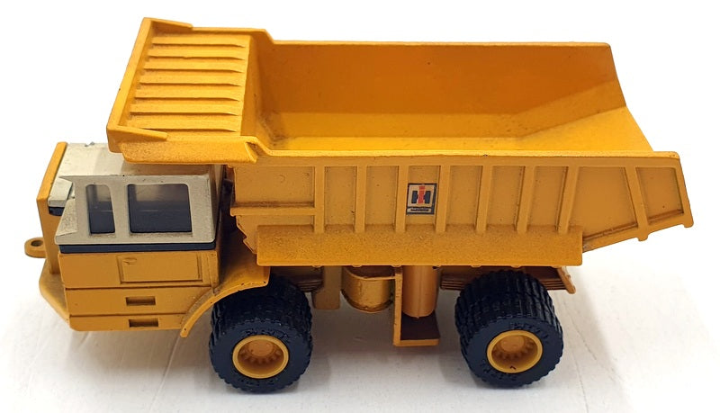 Ertl 1/80 Scale Diecast 1852 - International 350 Hauler - Yellow