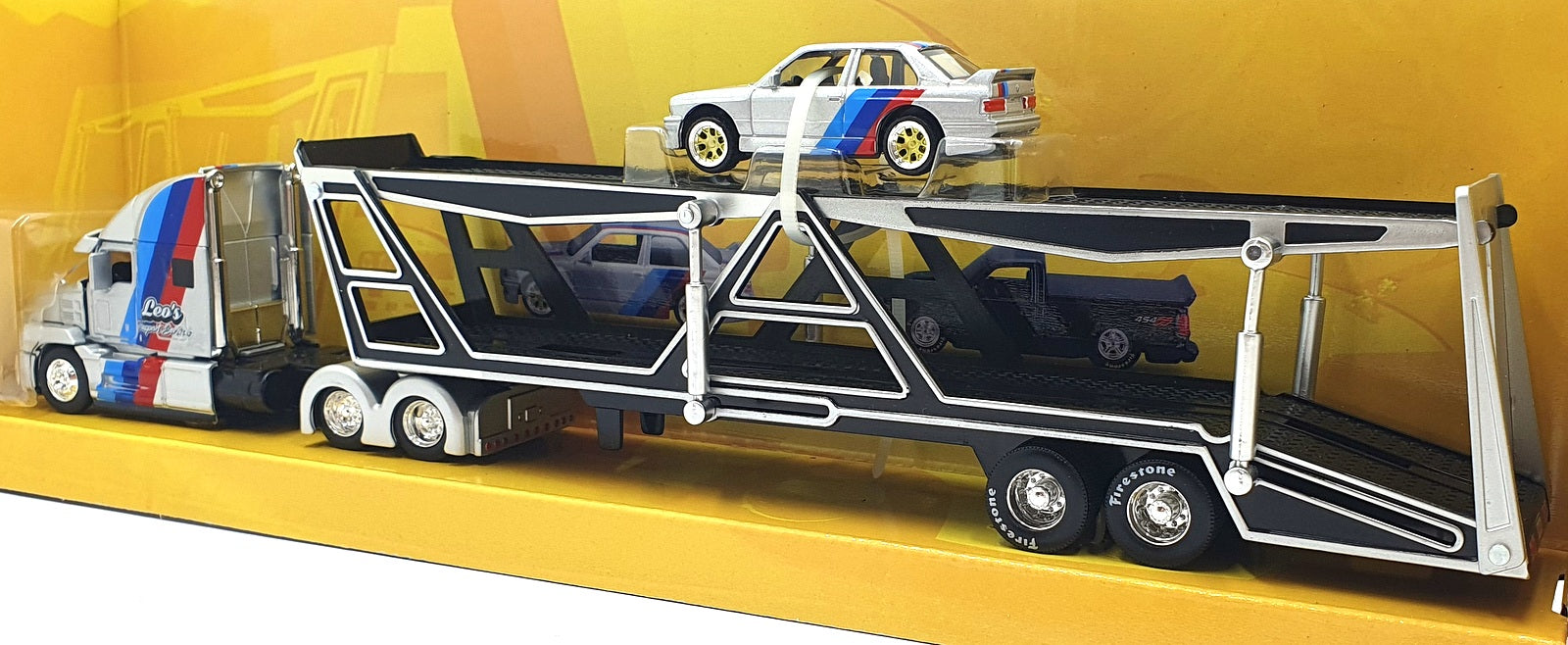 Maisto 1/64 Scale Diecast 11454 - Mack Anthem/1988 BMW 3 Series M3