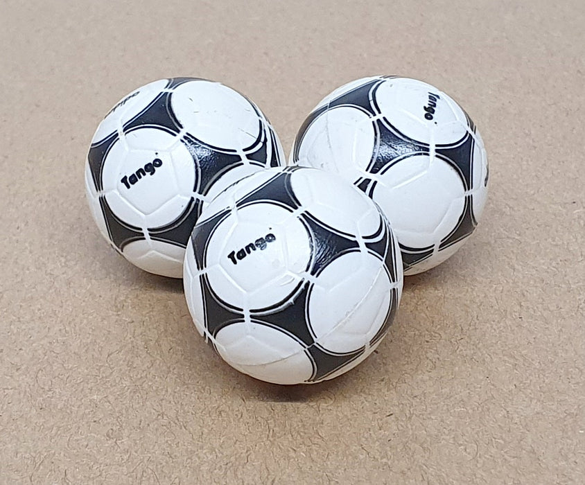 Subbuteo 61225 & 61205 - 3x Tango & 3x USA 94 Footballs