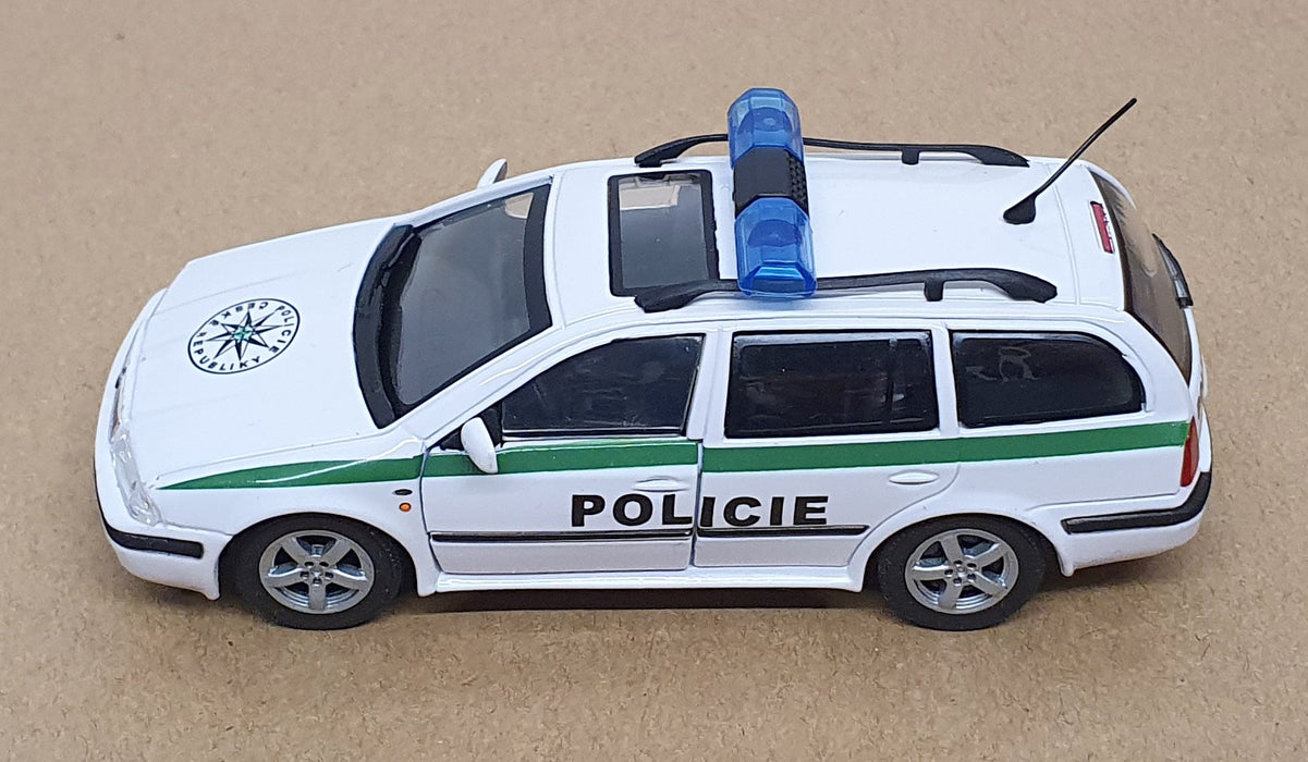 Hongwell 1/43 Scale 7226Z - Skoda Octavia Czech Policie Police Car