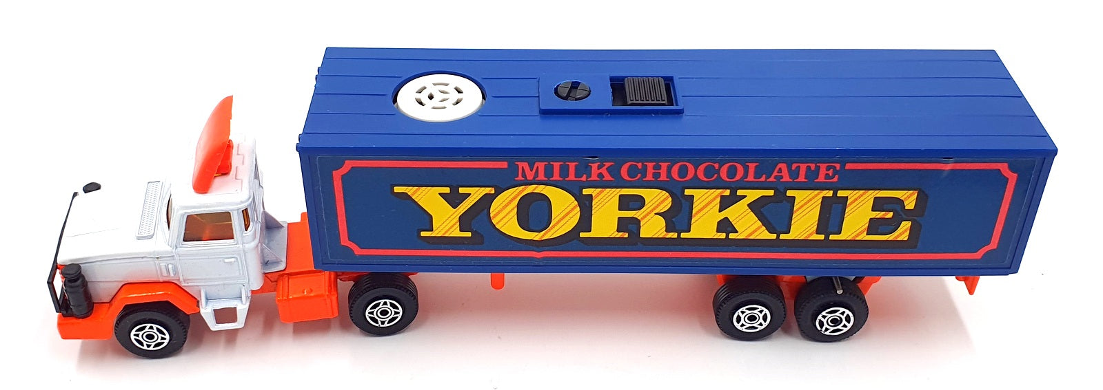 Corgi Electronic 22cm Long Diecast 1002 - BL Road Train & Trailers With Playmat