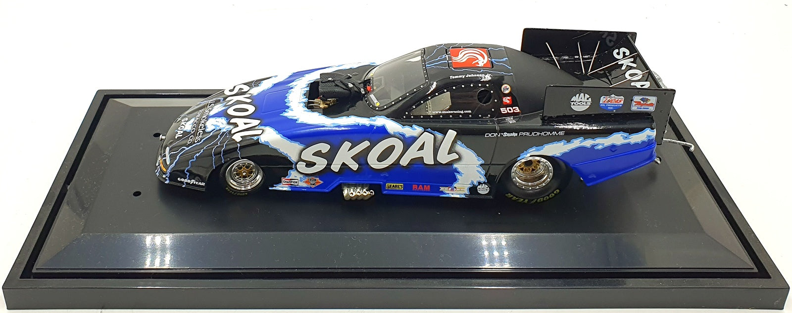 Action 1/24 Scale Diecast 102707 - 2002 Funny Car Skoal Tommy Johnson Jr