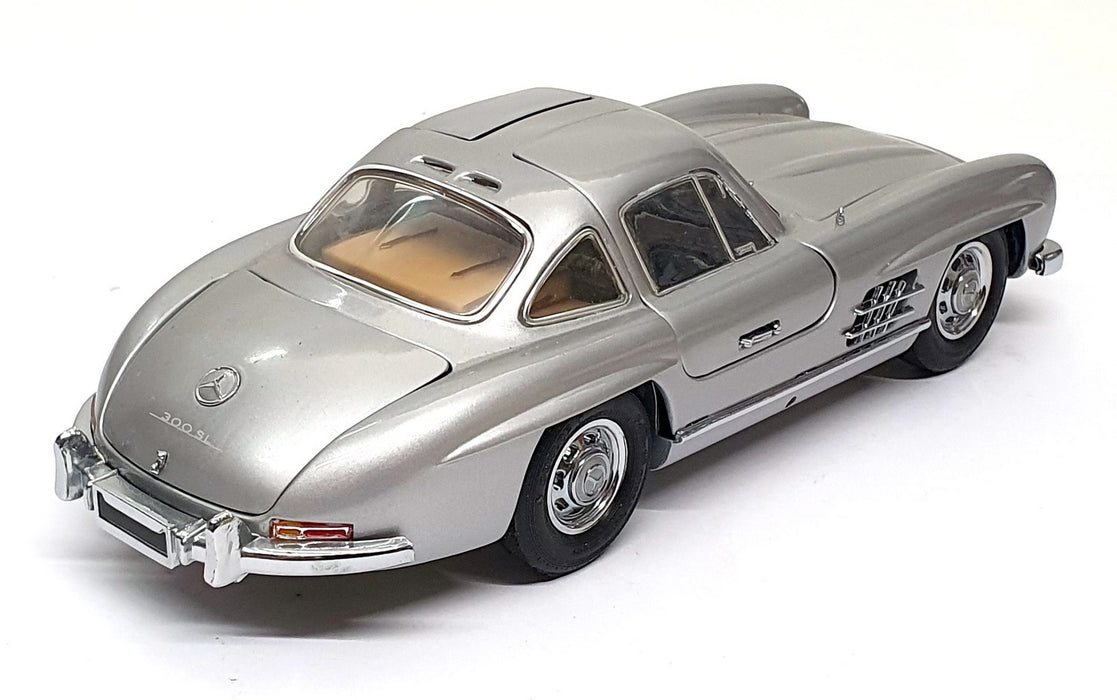 Franklin Mint 1/24 Scale 17626B - 1954 Mercedes Benz 300SL - Silver