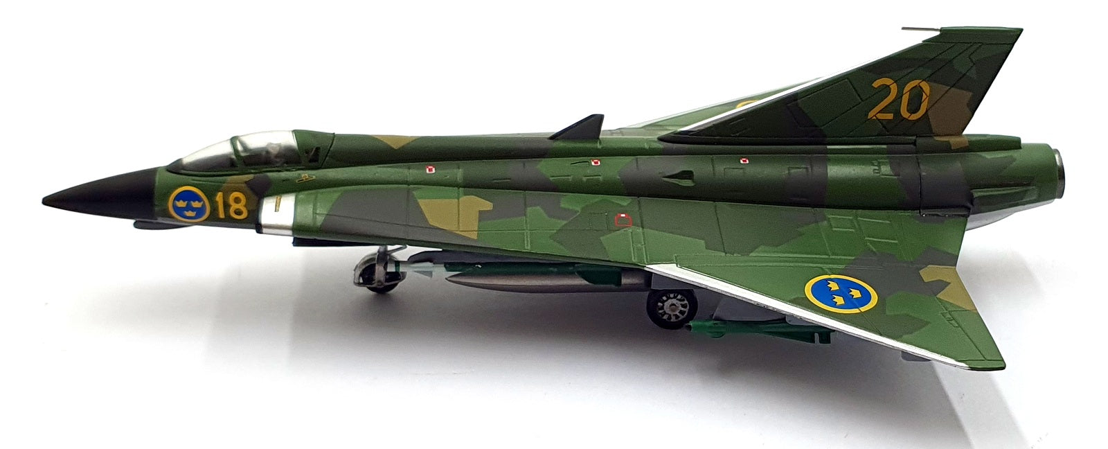 Aviation 72 1/72 Scale AV72-43-008 Saab J35UJ Draken Swedish AF Splinter Scheme