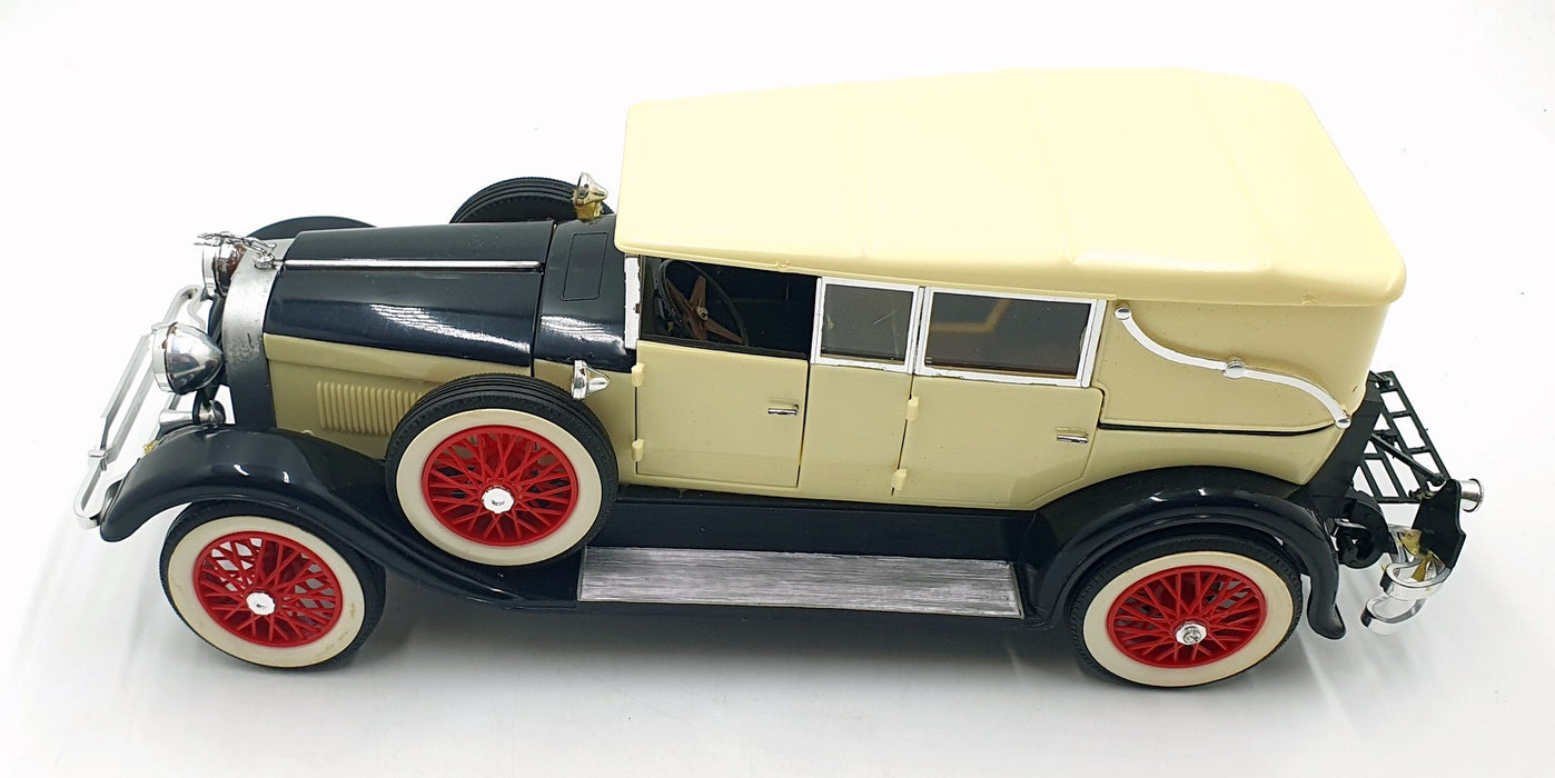 Entex 1/16 Scale Built Kit 11326A - 1928 Lincoln Dietrich - Cream/Black