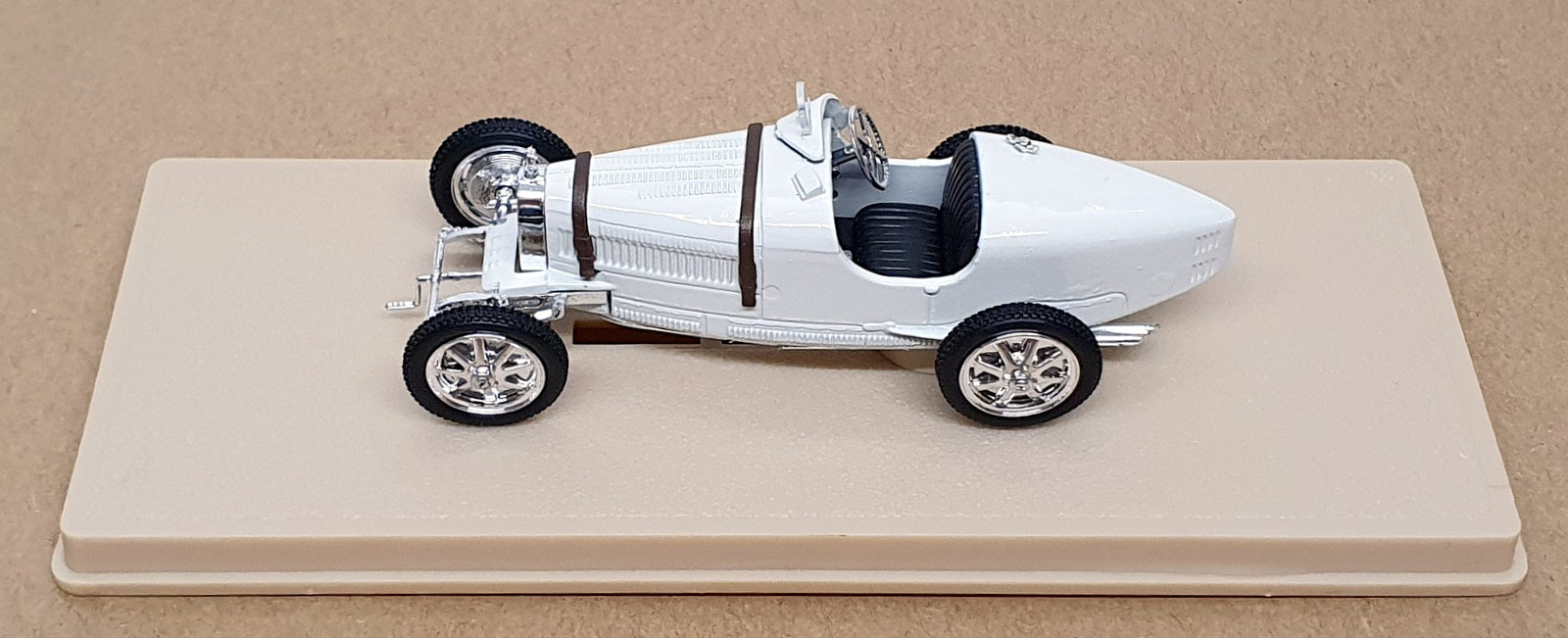 Eligor 1/43 Scale Diecast 1025 - 1927 Bugatti 35B Course - White