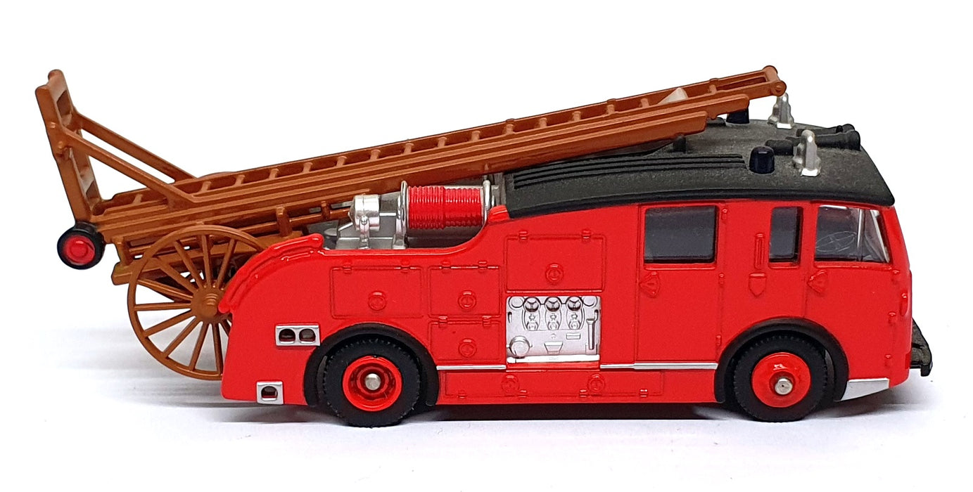 Road Champs 1/76 Scale DG223000 - Dennis Fire Engine - Red/Black