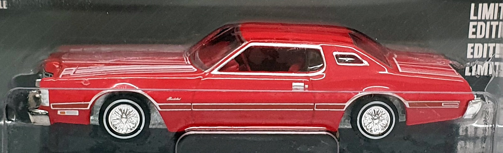 Greenlight 1/64 Scale 63070-E - 1973 Ford Thunderbird - Red