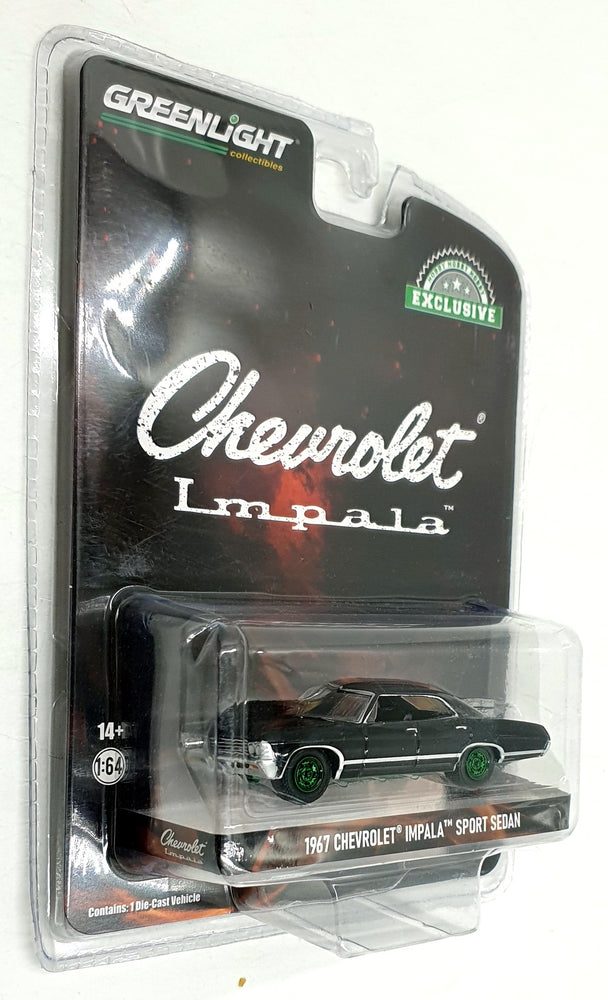 Greenlight 1/64 Scale 30333 - 1967 Chevrolet Impala Sport Sedan - Chase