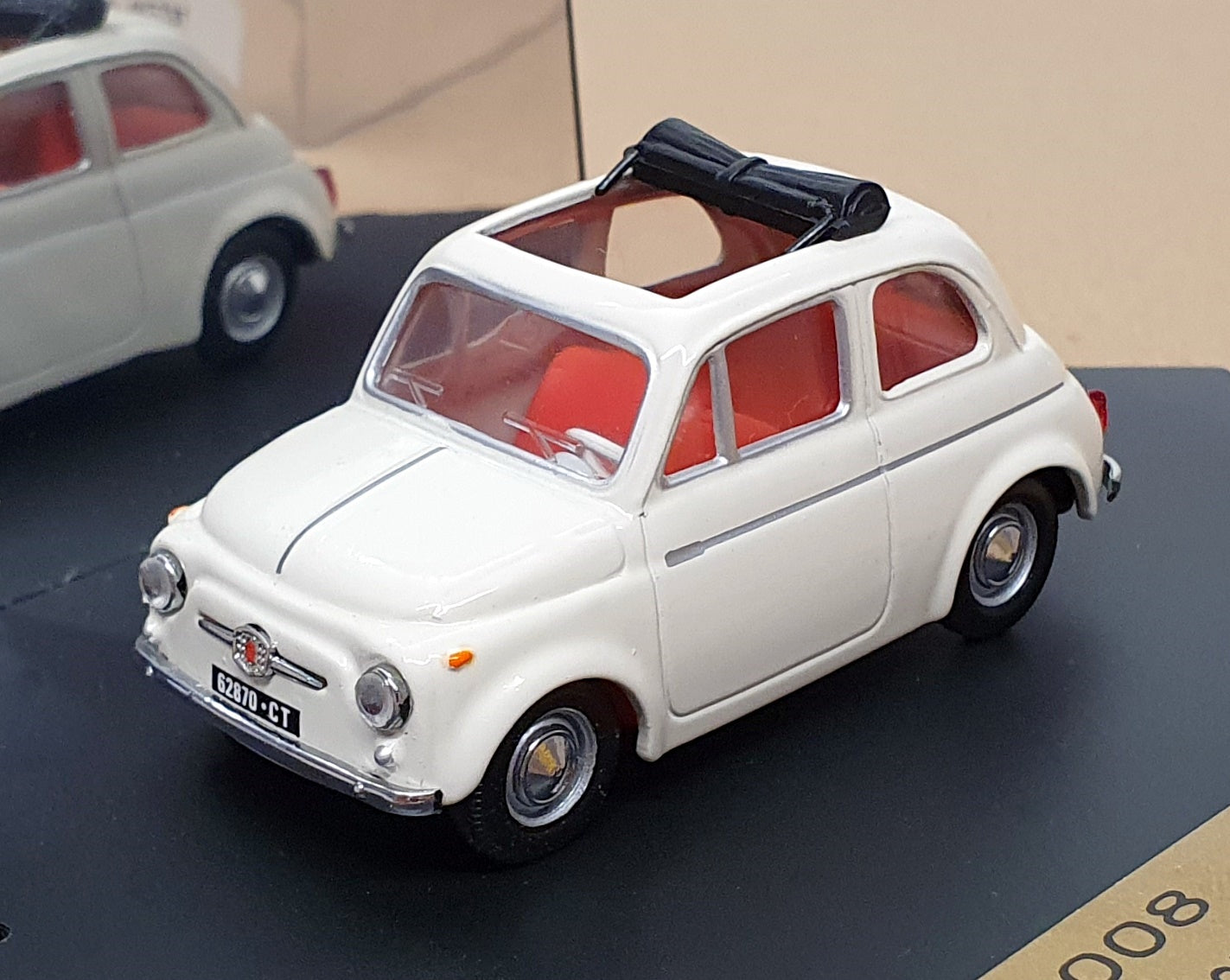 Vitesse 1/43 Scale Diecast 008 - 1960 Fiat 500D Tetto Aprible - White