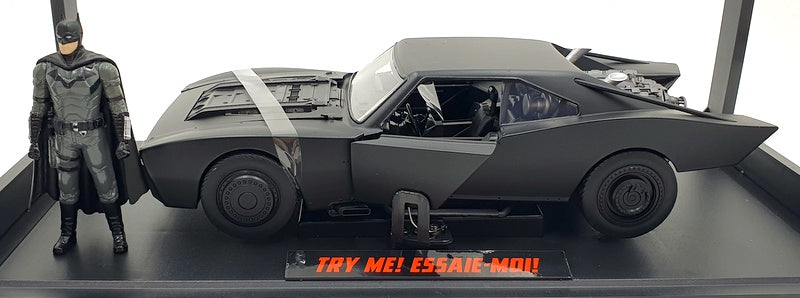 Jada 1/18 Scale 32504 - The Batman And Batmobile With Lights