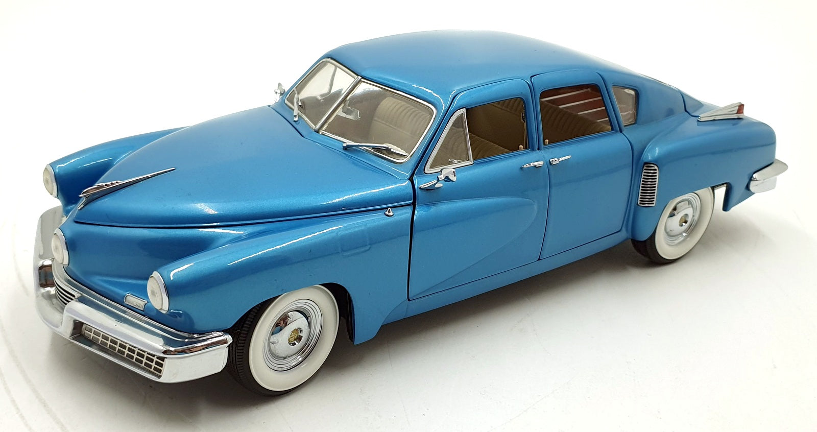 Kyosho 1/18 Scale Diecast 08201B - 1948 Tucker Torpedo - Blue