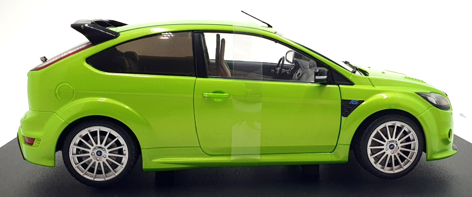 Solido 1/18 Scale Diecast S1813101 - Ford Focus RS MK2 2009 - Met. Green