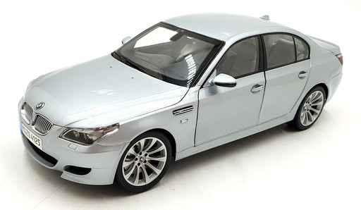Kyosho 1/18 Scale Diecast 80 43 0 391 747 - BMW M5 - Silver