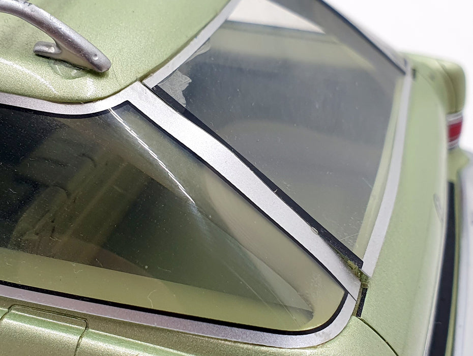 BOS Models 1/18 scale BOS094 - Buick Estate Wagon - Light Green/Wood 