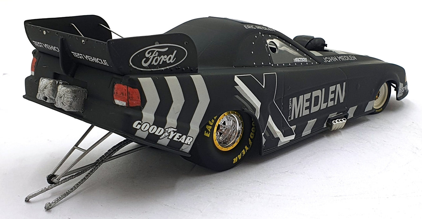 Action 1/24 Scale 111783 Ford Mustang Funny Car Dragster 2006 - Medlen