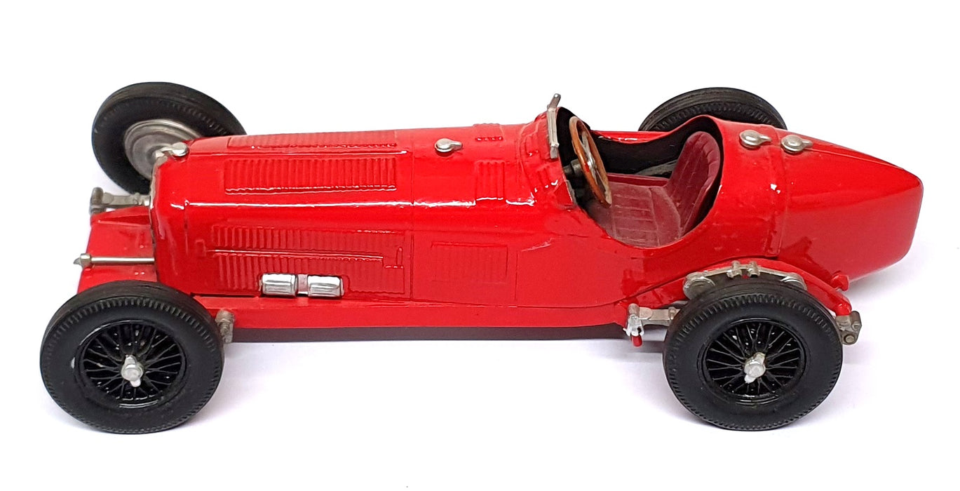 Unknown Brand Or Make ? UBM02R - Appx 15.5cm Long Model Car - Red