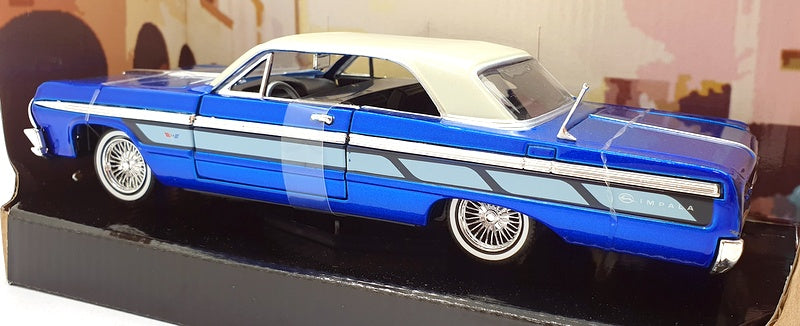 Motor Max 1/24 Scale 79021 - 1964 Chevrolet Impala - Met. Blue/Cream