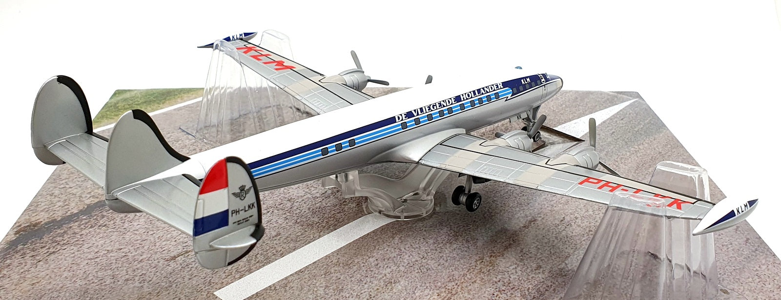 Corgi 1/144 Scale AA35105 - Lockheed L-1049H Super Constellation KLM 1958