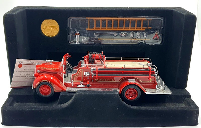 Road Signature 1/24 Scale Diecast 20058 - 1938 Georgetown Fire Engine Red