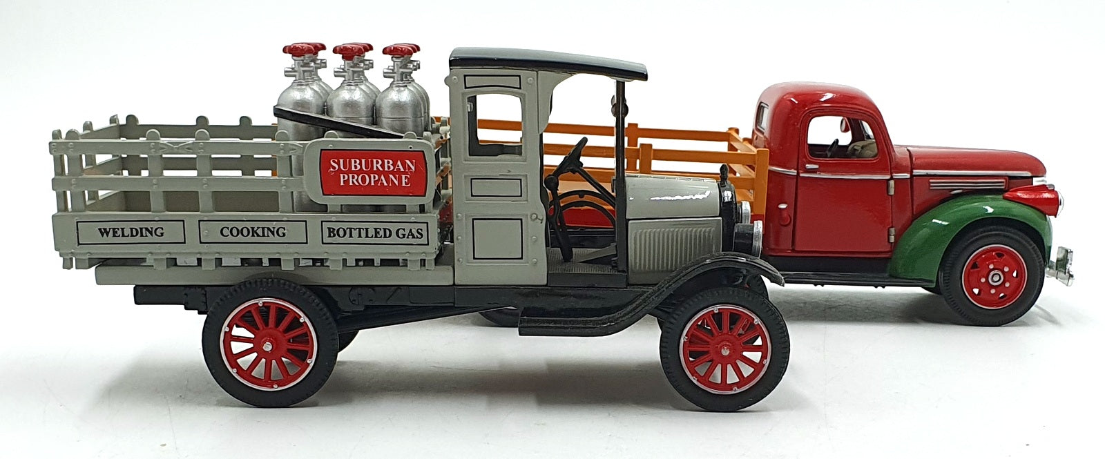 National Motor MM 1/32 Scale VTY1 1923 Chevy 1 Ton Truck 1941 Chevy Stake Truck