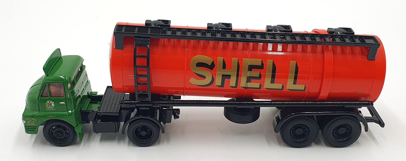 Corgi 1/50 & 1/43 Scale 31005 Bedford Artic Cylindrical Tanker & Land Rover