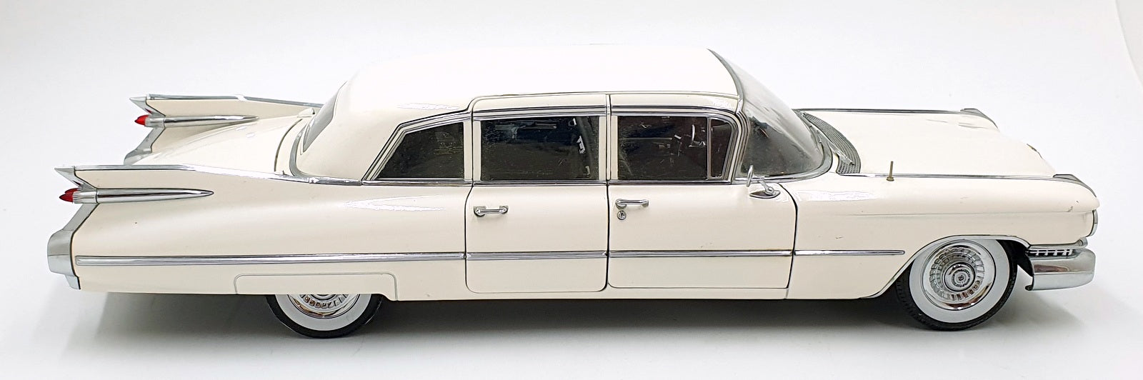 Precision Miniatures 1/18 Scale PMSC-06W - 1959 Cadillac Series 75 Limo - White