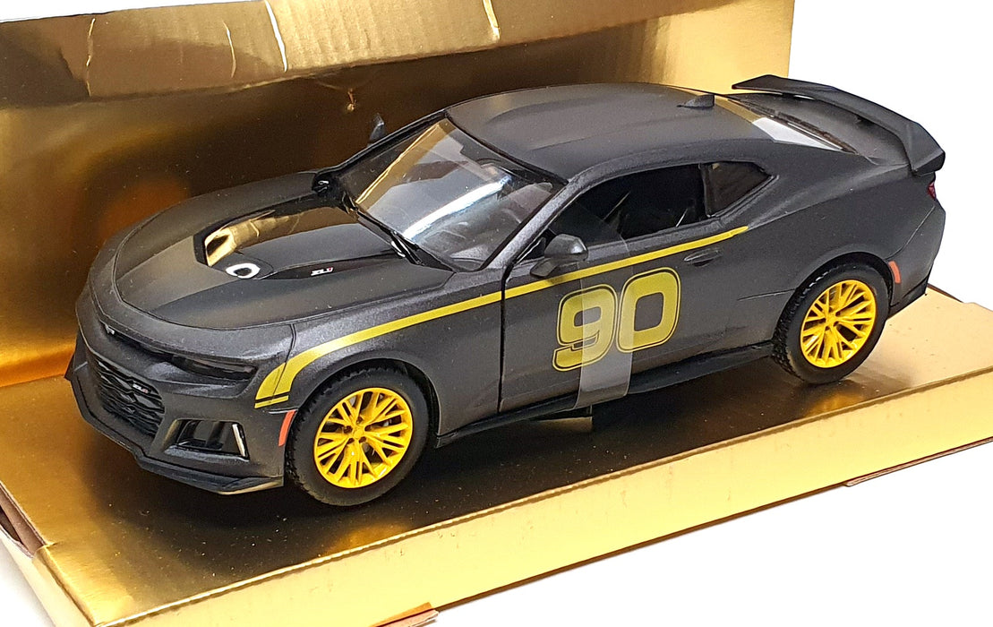 Motor Max 1/24 Scale 79510 - 2017 Chevrolet Camaro ZL1 #90 - Grey