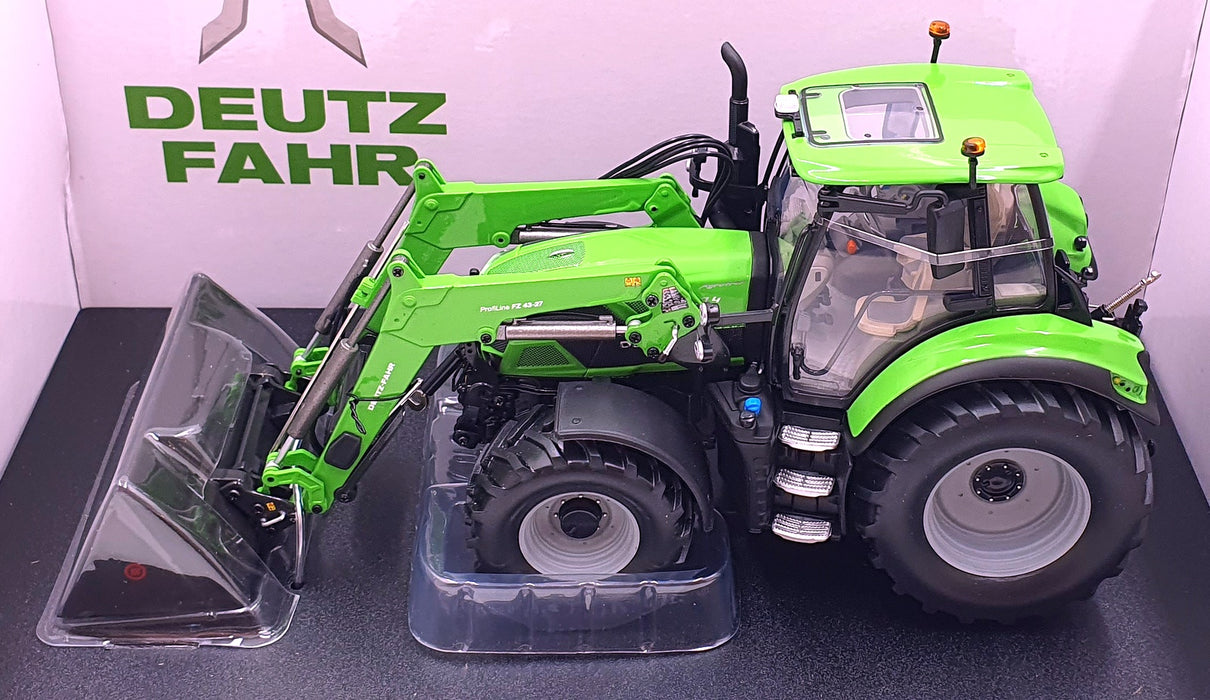 Universal Hobbies 1/32 Scale UH6859 - Deutz-Fahr 61.50.4 TTV + Stoll FZ 43-27