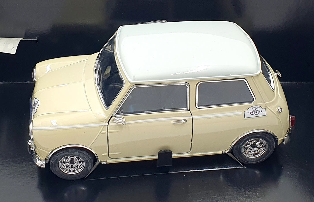 Solido 1/18 Scale Diecast  27411 - Austin Mini Cooper Mini 35 - Cream/White