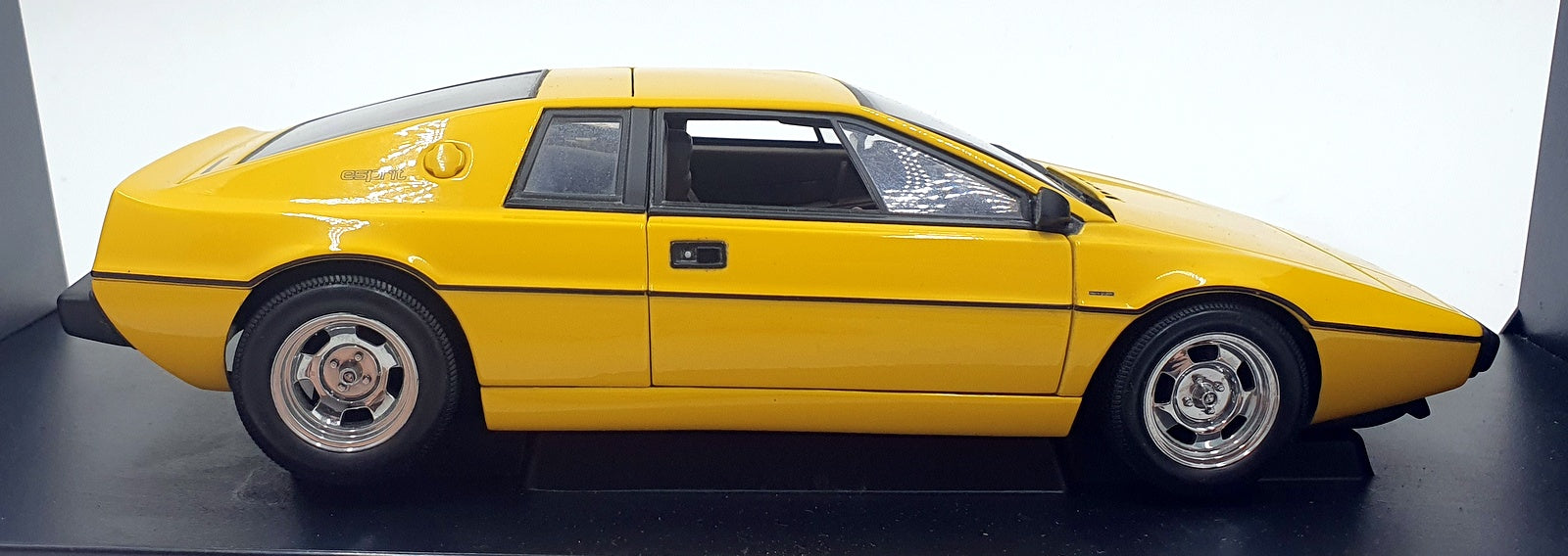 Autoart 1/18 Scale Diecast 75301 - Lotus Esprit Type 79 - Yellow